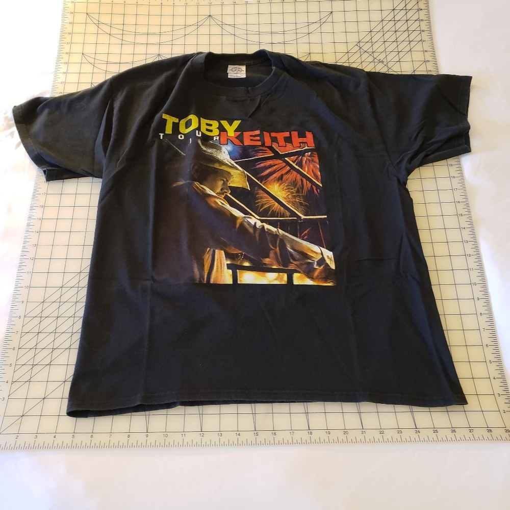 Toby Keith 2 sided concert t shirt XL